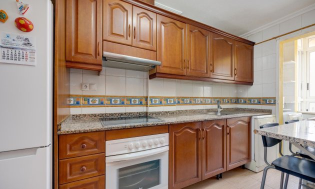 Resale - Apartment / flat -
Torrevieja - Centro