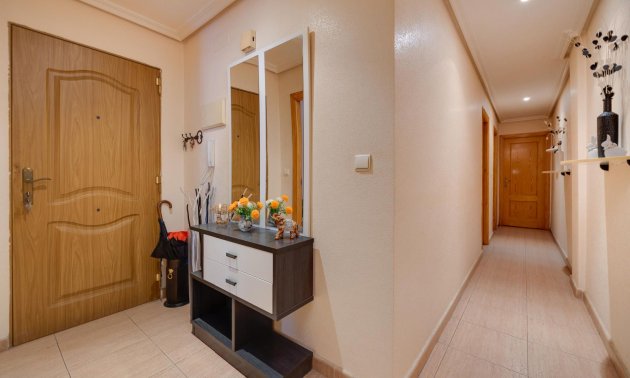 Resale - Apartment / flat -
Torrevieja - Centro