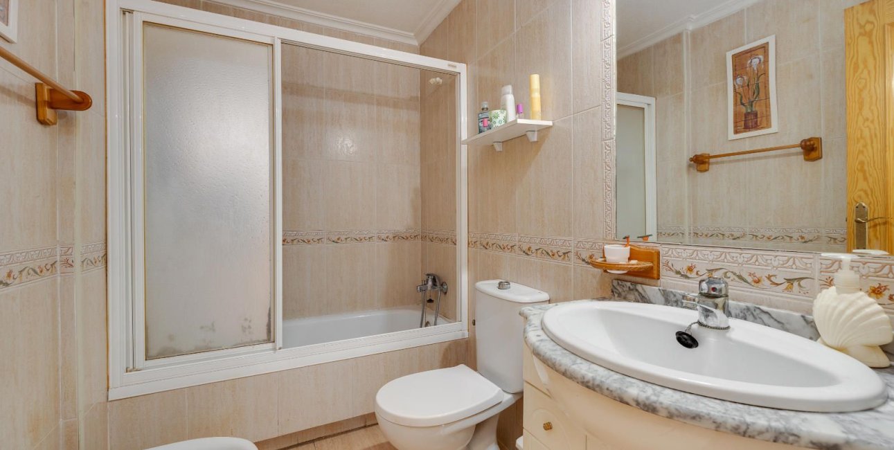 Resale - Apartment / flat -
Torrevieja - Centro