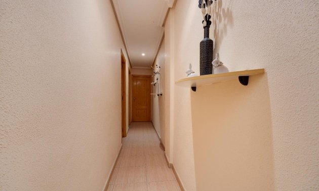 Resale - Apartment / flat -
Torrevieja - Centro