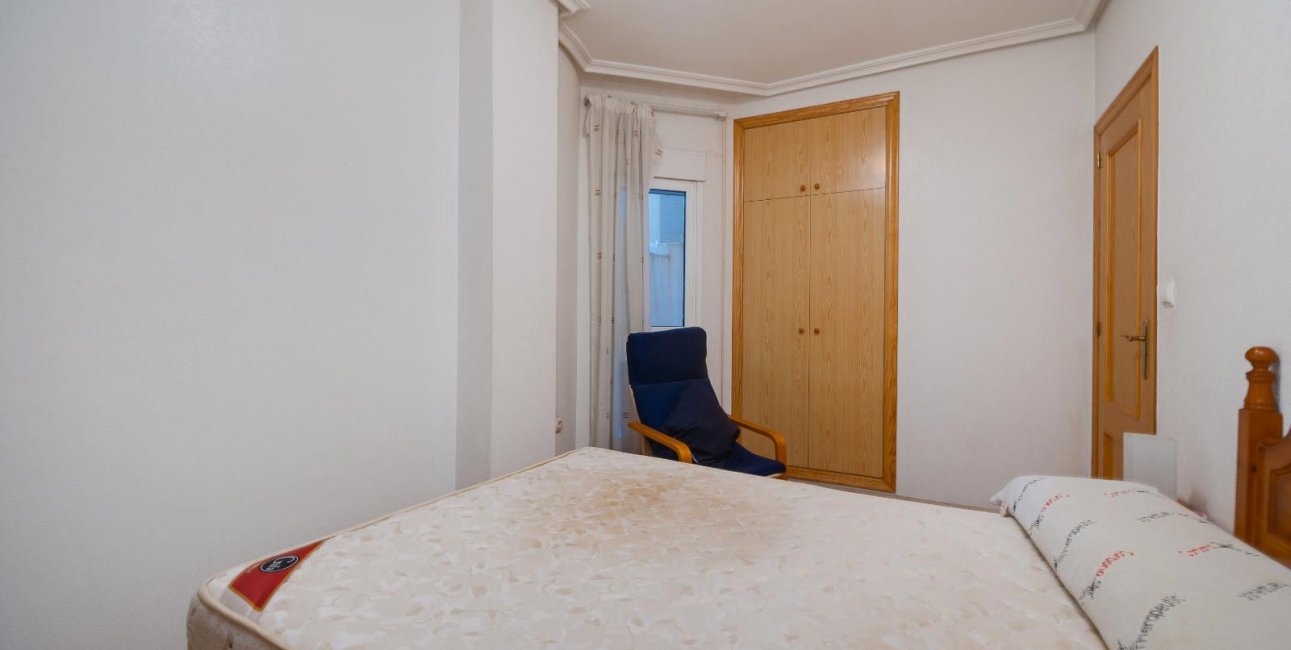 Resale - Apartment / flat -
Torrevieja - Centro