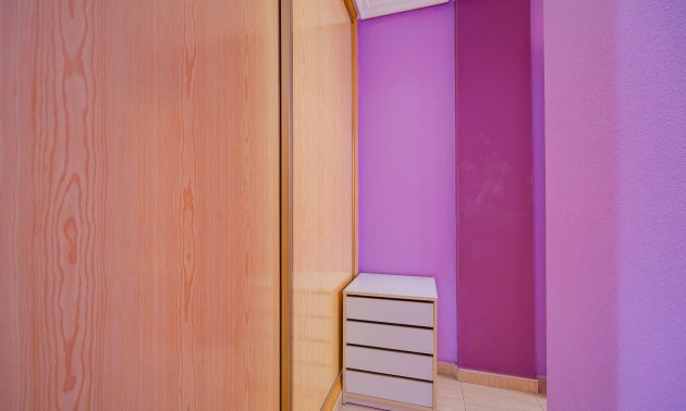 Resale - Apartment / flat -
Torrevieja - Centro