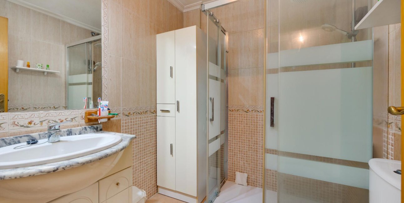 Resale - Apartment / flat -
Torrevieja - Centro