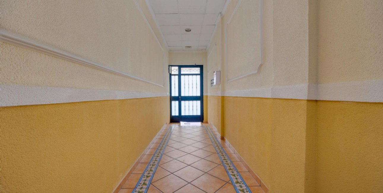 Resale - Apartment / flat -
Torrevieja - Centro