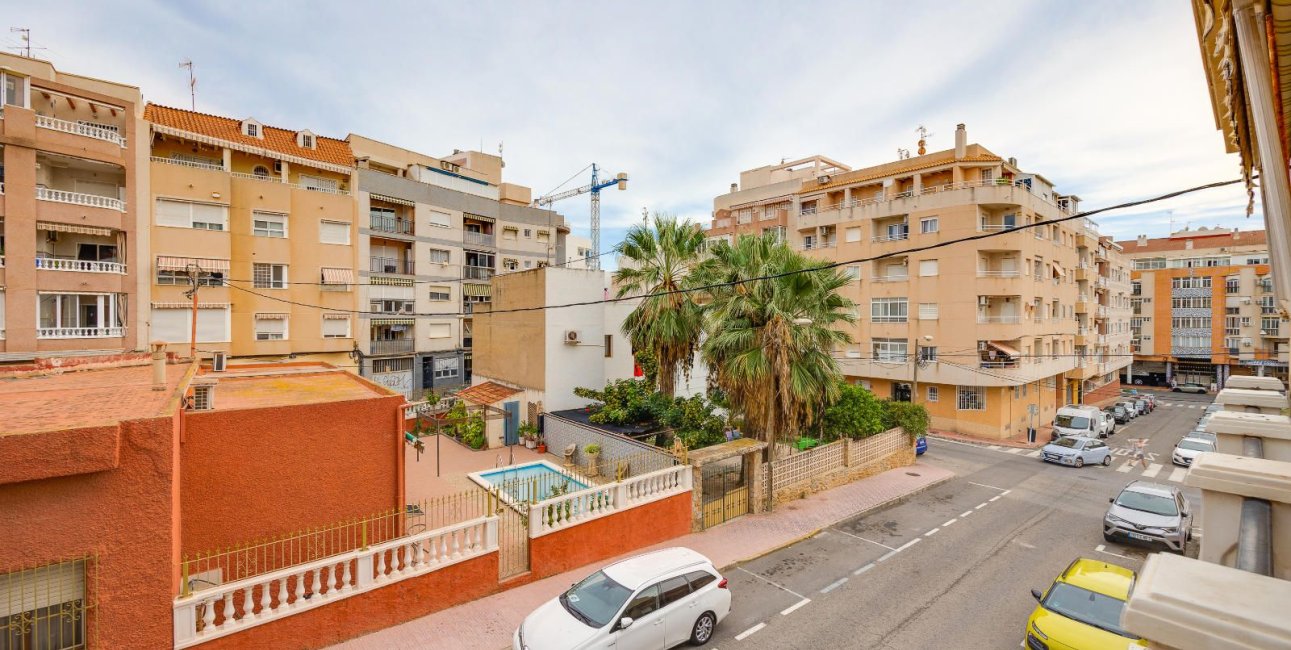 Resale - Apartment / flat -
Torrevieja - Centro