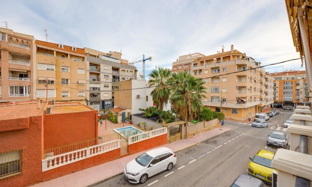 Resale - Apartment / flat -
Torrevieja - Centro
