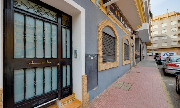 Resale - Apartment / flat -
Torrevieja - Centro