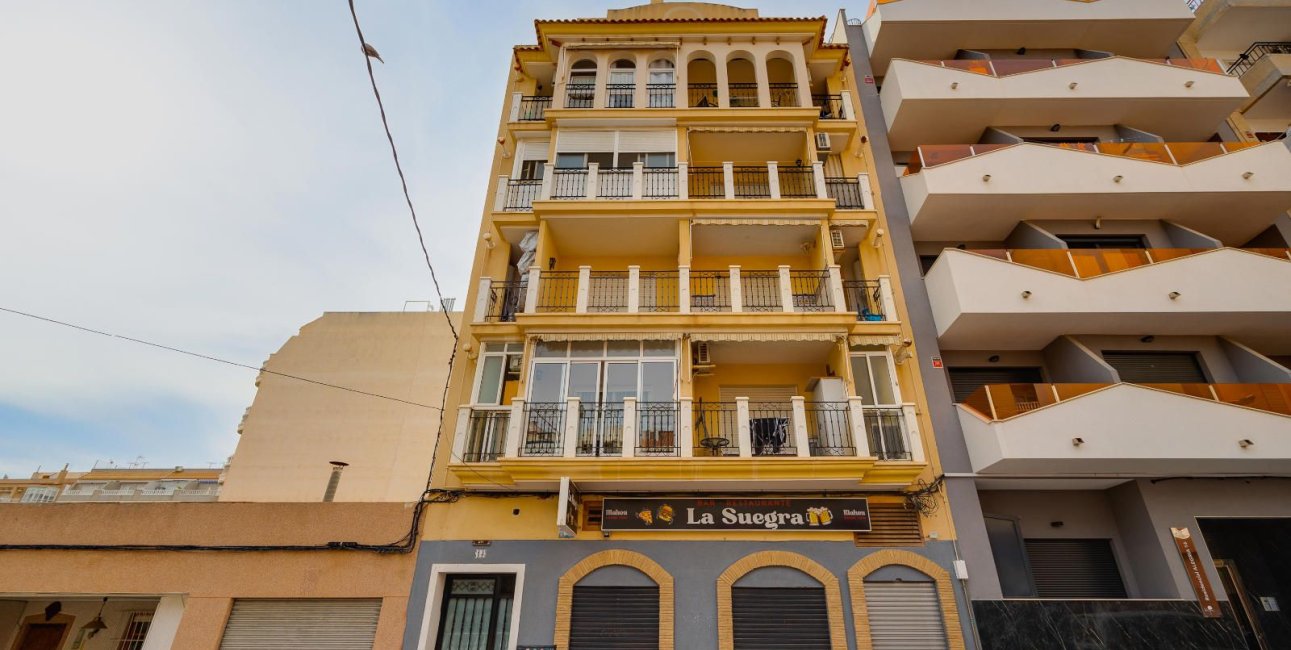Resale - Apartment / flat -
Torrevieja - Centro
