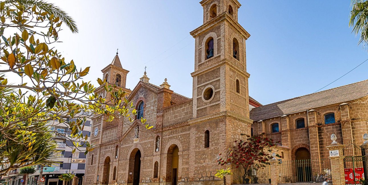 Resale - Apartment / flat -
Torrevieja - Centro