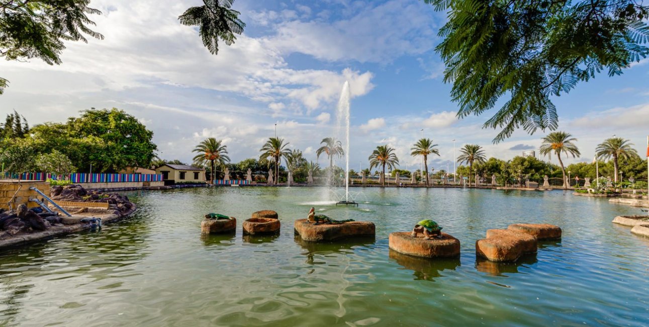 Resale - Apartment / flat -
Torrevieja - Centro