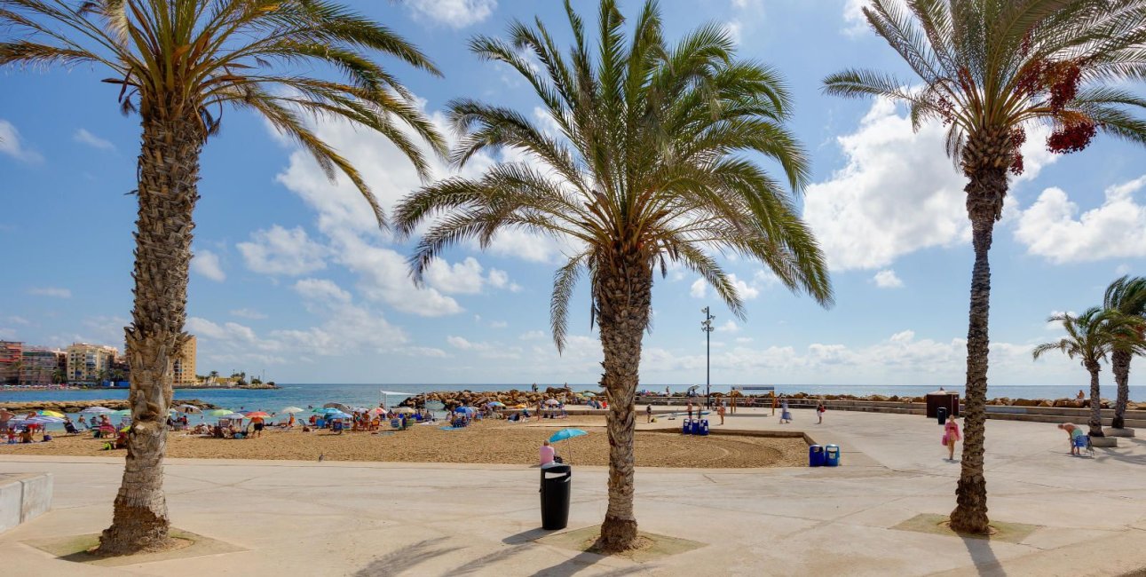 Resale - Apartment / flat -
Torrevieja - Centro