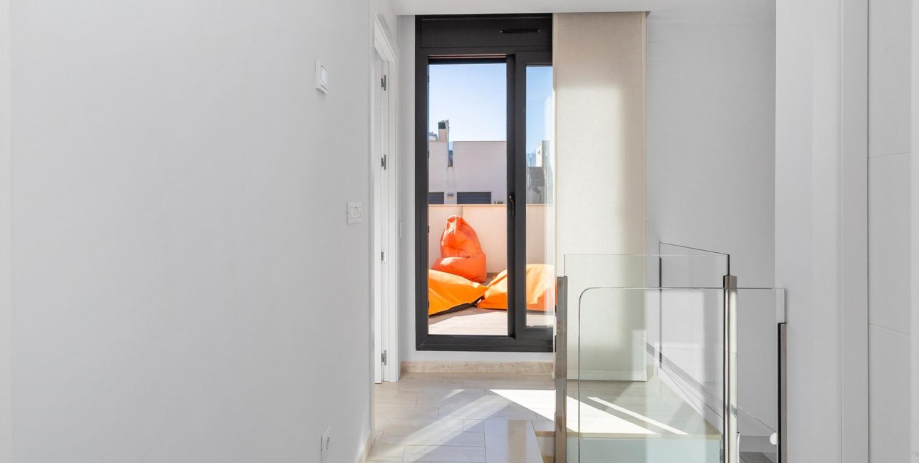 Resale - Villa -
Torrevieja - Sector 25