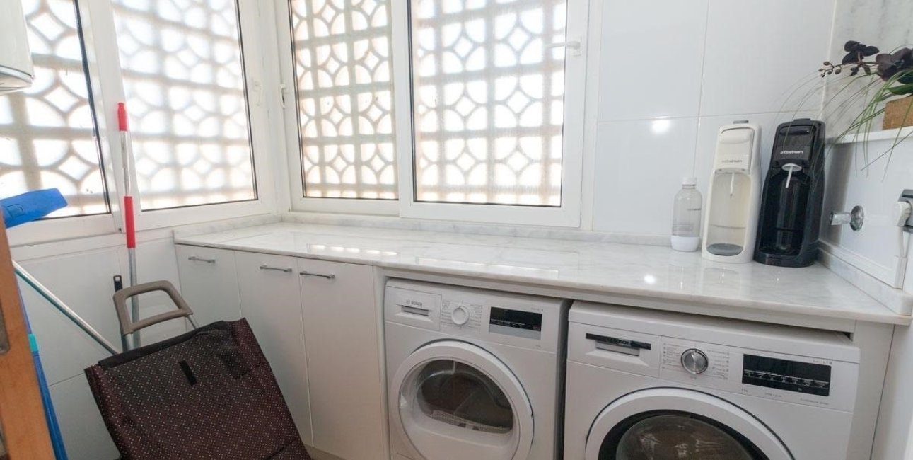 Resale - Apartment / flat -
Torrevieja - Playa Del Cura