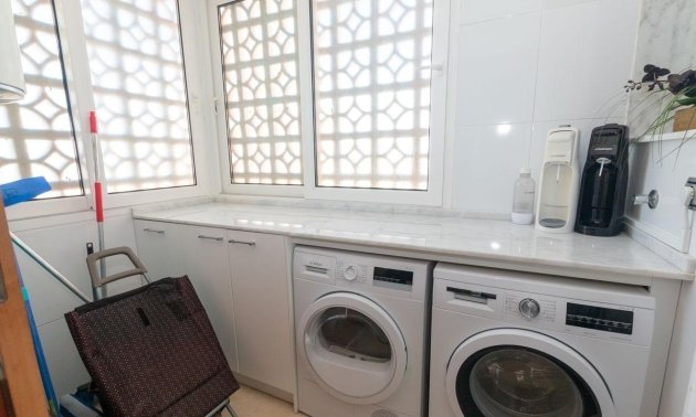 Resale - Apartment / flat -
Torrevieja - Playa Del Cura