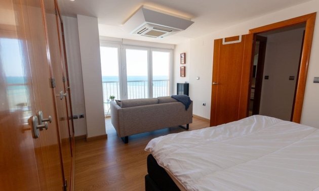 Resale - Apartment / flat -
Torrevieja - Playa Del Cura