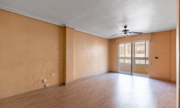 Resale - Apartment / flat -
Torrevieja - Playa del Cura