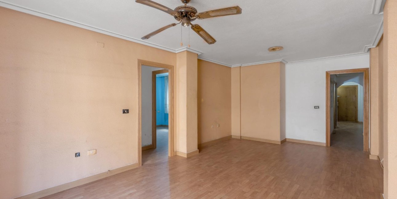 Resale - Apartment / flat -
Torrevieja - Playa del Cura