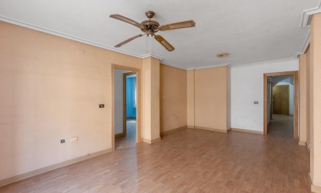 Resale - Apartment / flat -
Torrevieja - Playa del Cura