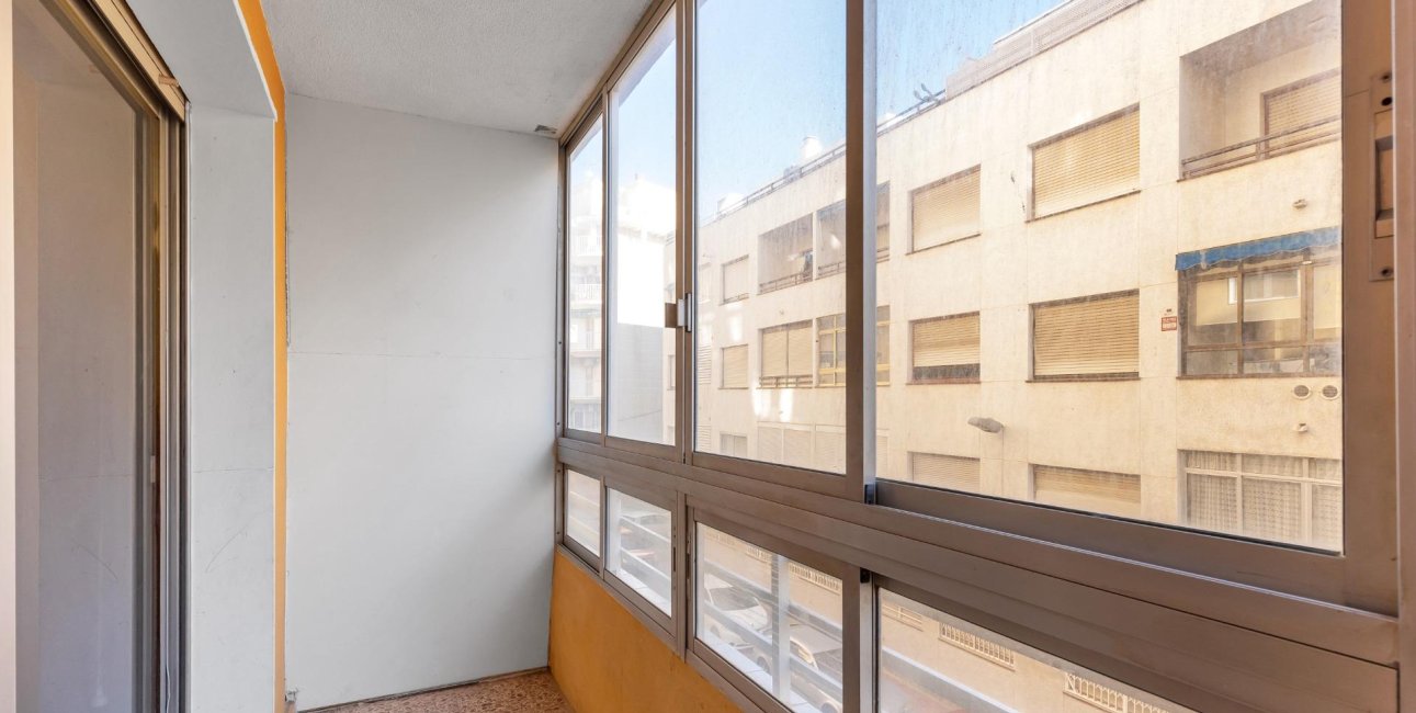 Resale - Apartment / flat -
Torrevieja - Playa del Cura