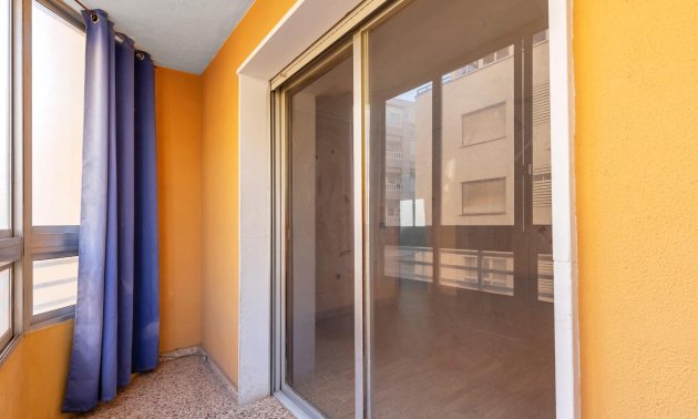 Resale - Apartment / flat -
Torrevieja - Playa del Cura