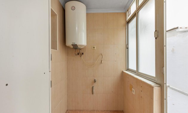 Resale - Apartment / flat -
Torrevieja - Playa del Cura