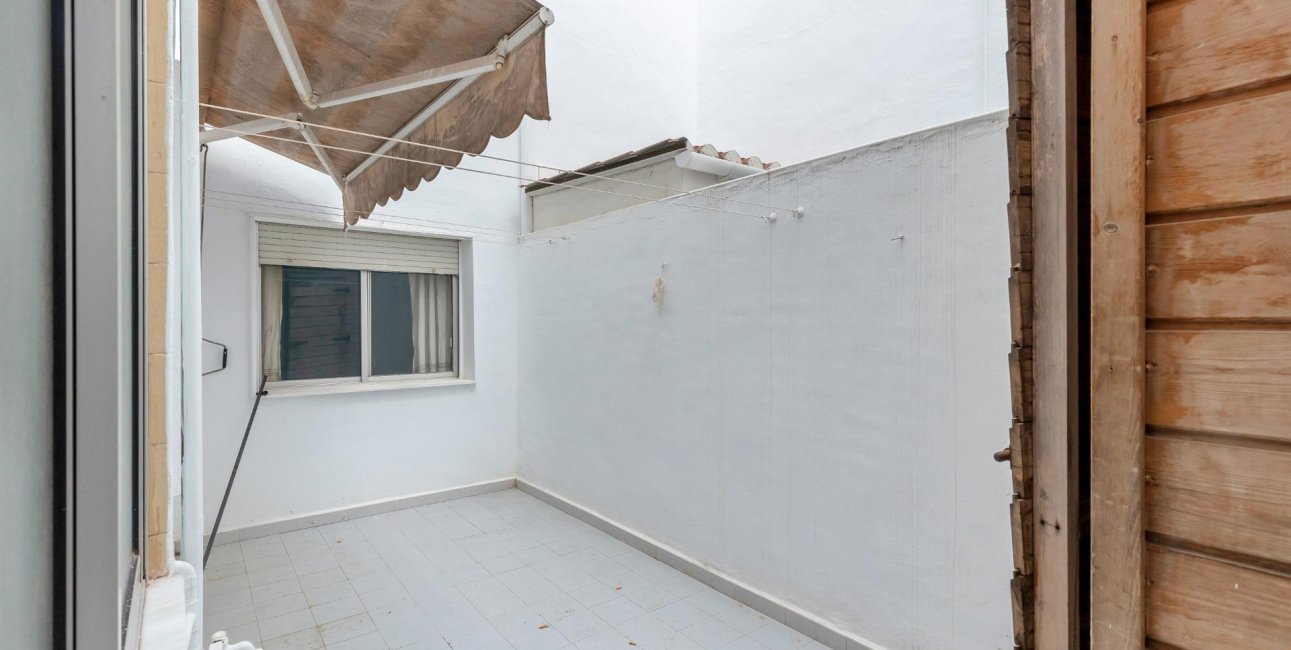 Resale - Apartment / flat -
Torrevieja - Playa del Cura