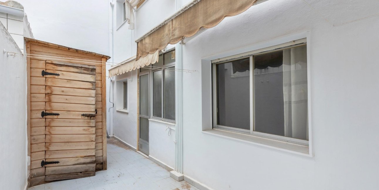 Resale - Apartment / flat -
Torrevieja - Playa del Cura