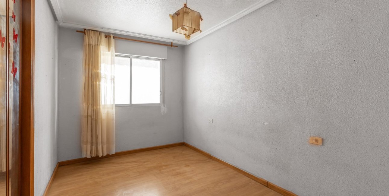 Resale - Apartment / flat -
Torrevieja - Playa del Cura