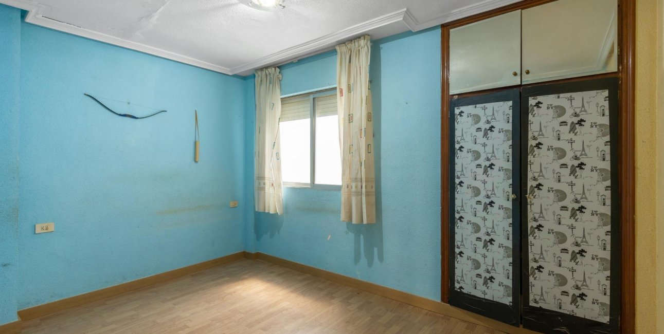 Resale - Apartment / flat -
Torrevieja - Playa del Cura