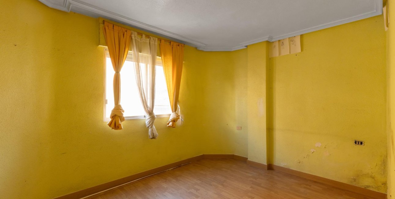 Resale - Apartment / flat -
Torrevieja - Playa del Cura