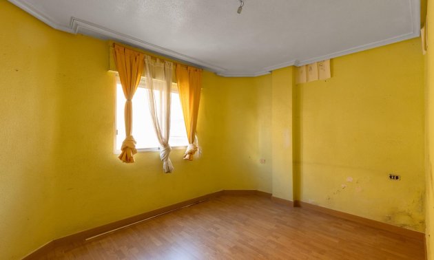 Resale - Apartment / flat -
Torrevieja - Playa del Cura