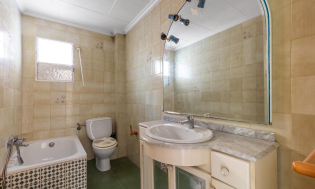 Resale - Apartment / flat -
Torrevieja - Playa del Cura