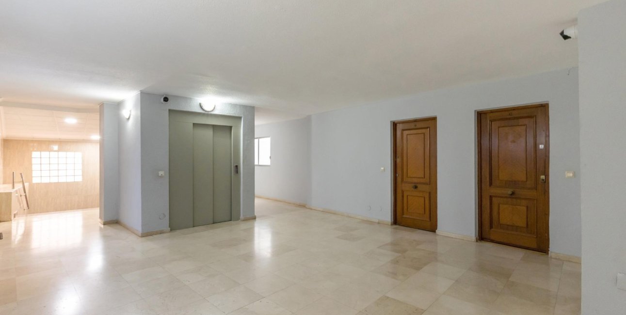 Resale - Apartment / flat -
Torrevieja - Playa del Cura