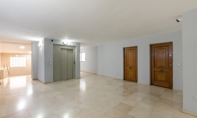 Resale - Apartment / flat -
Torrevieja - Playa del Cura