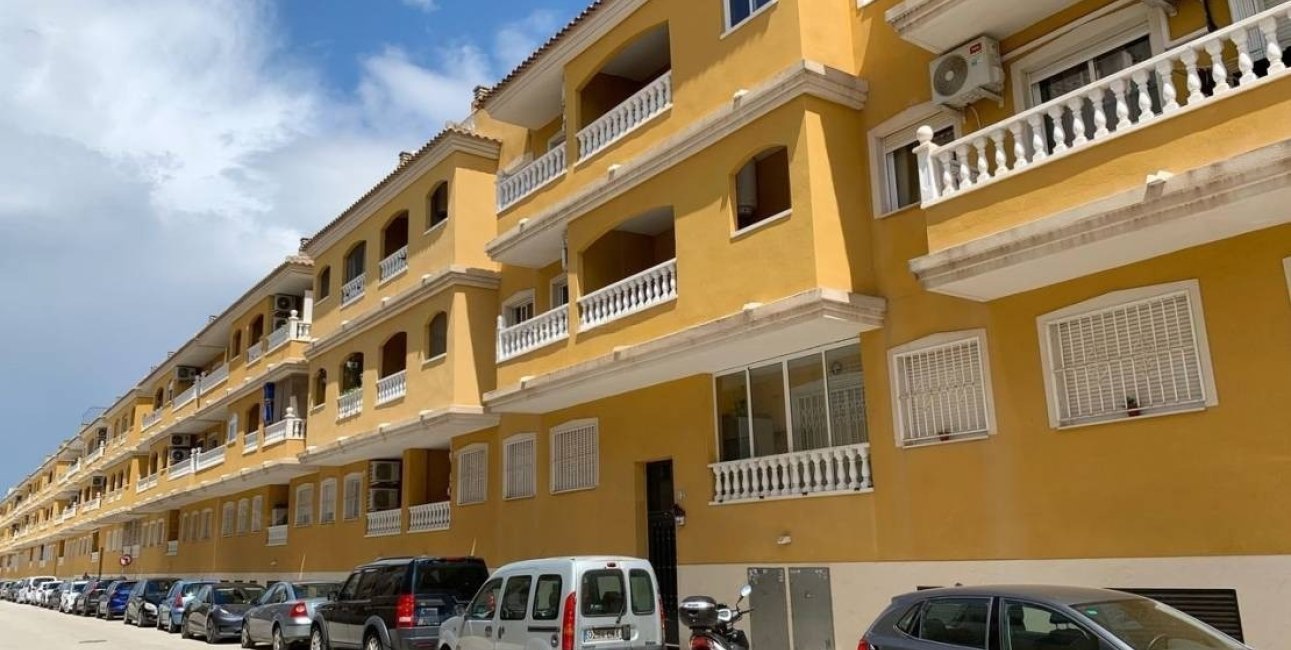 Reventa - Apartamento / piso -
Formentera del Segura - Formentera - Village