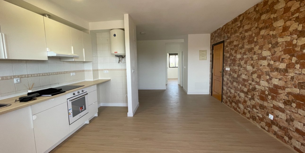 Resale - Townhouse -
Daya Nueva - Daya Nueva - Town