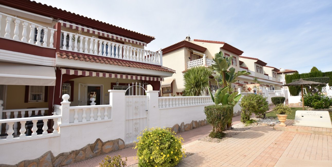 Resale - Townhouse -
Ciudad Quesada - Doña Pepa