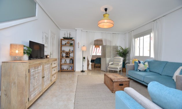 Resale - Townhouse -
Ciudad Quesada - Doña Pepa