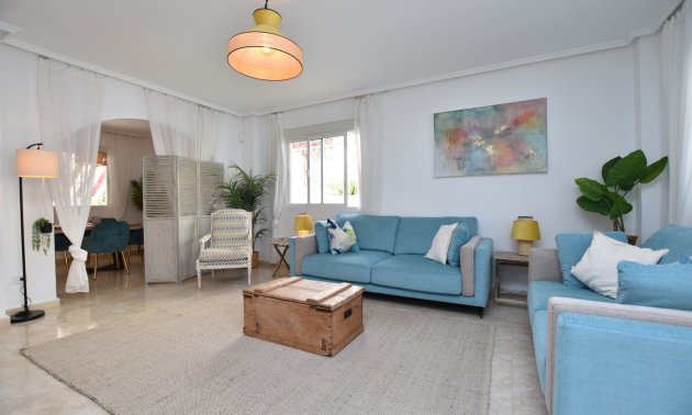 Resale - Townhouse -
Ciudad Quesada - Doña Pepa