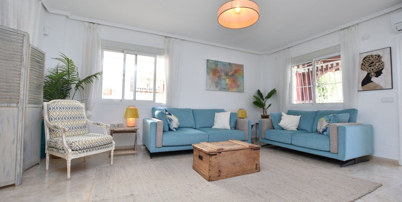 Resale - Townhouse -
Ciudad Quesada - Doña Pepa