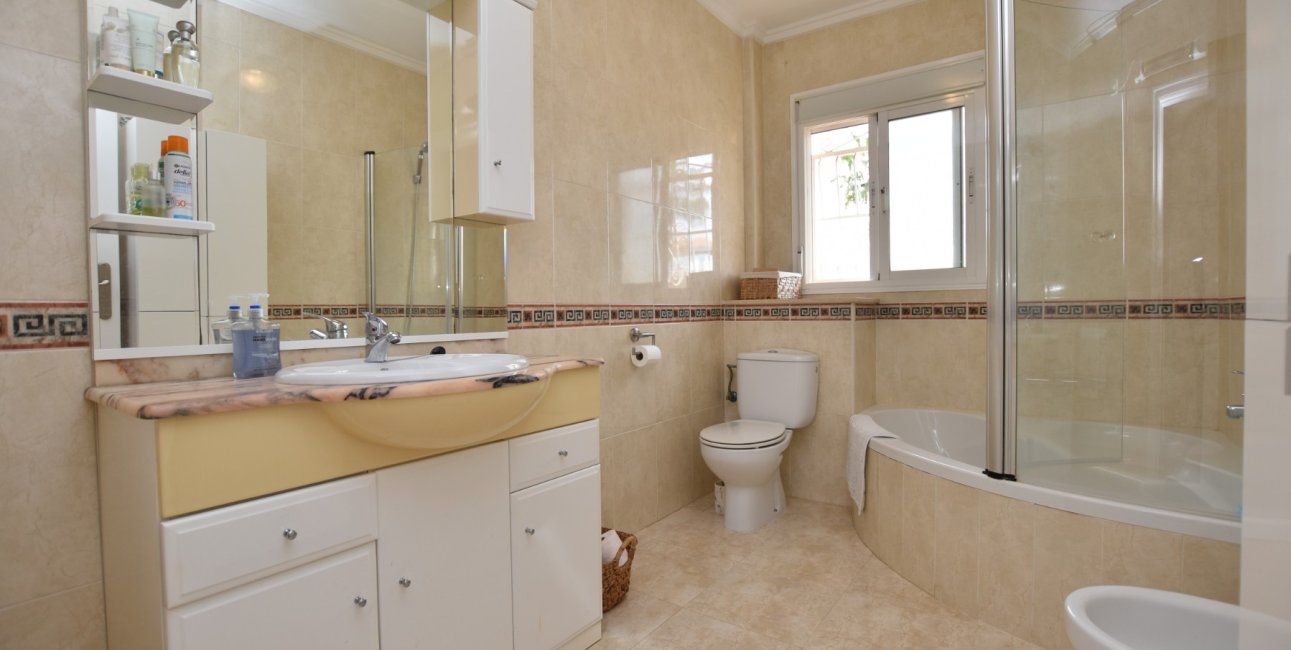 Resale - Townhouse -
Ciudad Quesada - Doña Pepa