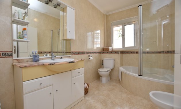 Resale - Townhouse -
Ciudad Quesada - Doña Pepa