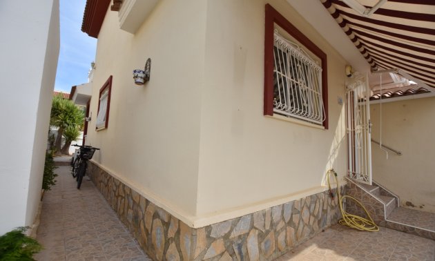 Resale - Townhouse -
Ciudad Quesada - Doña Pepa