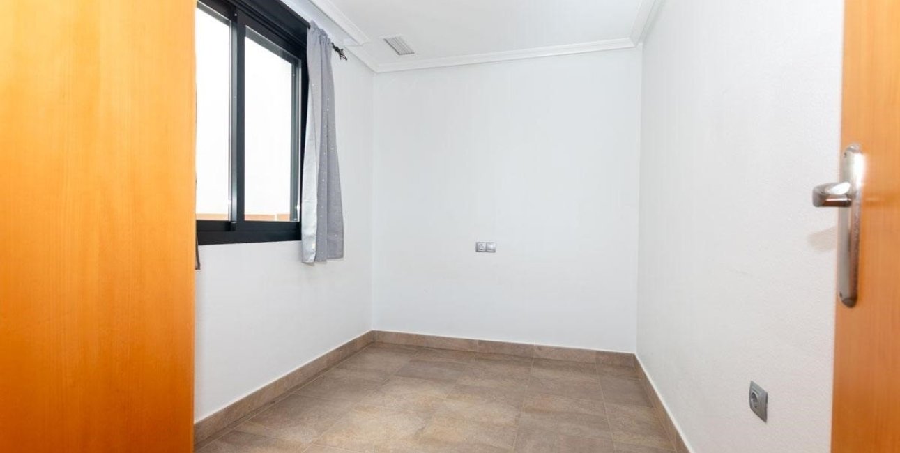 Resale - Apartment / flat -
La Mata - La Mata - Town