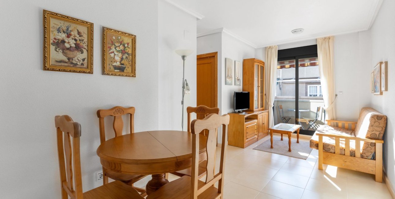 Reventa - Apartamento / piso -
Torrevieja - Estacion de autobuses