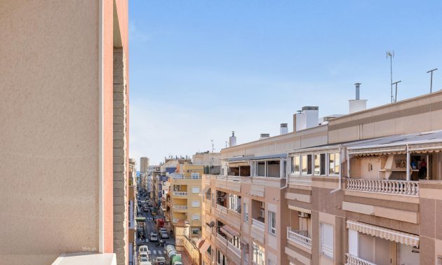 Reventa - Apartamento / piso -
Torrevieja - Estacion de autobuses