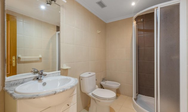 Reventa - Apartamento / piso -
Torrevieja - Estacion de autobuses