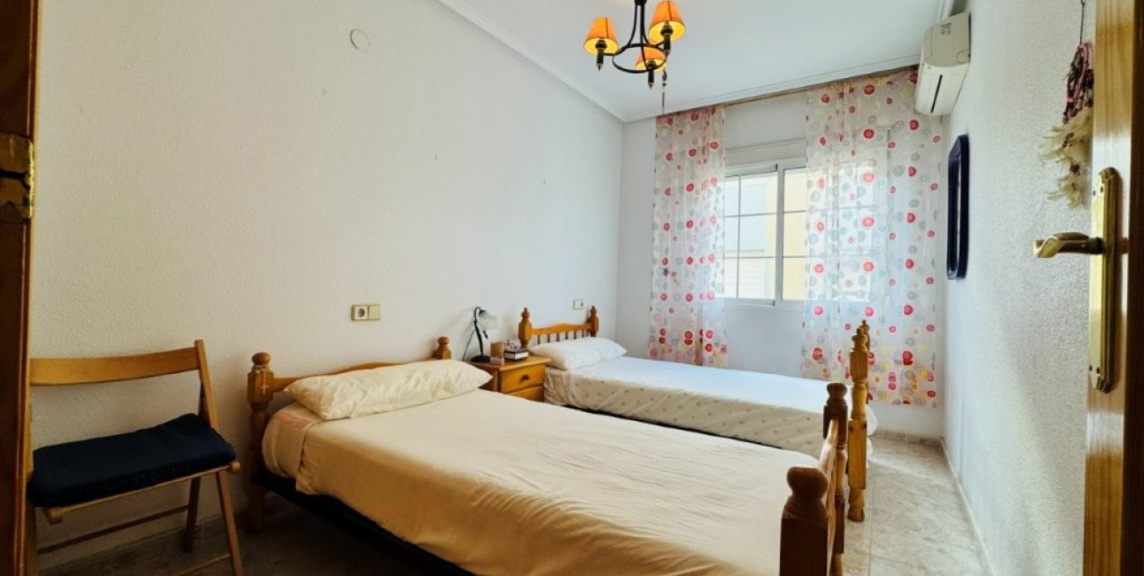 Resale - Apartment / flat -
Torrevieja - Torrevista Playa