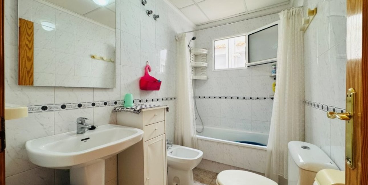 Resale - Apartment / flat -
Torrevieja - Torrevista Playa