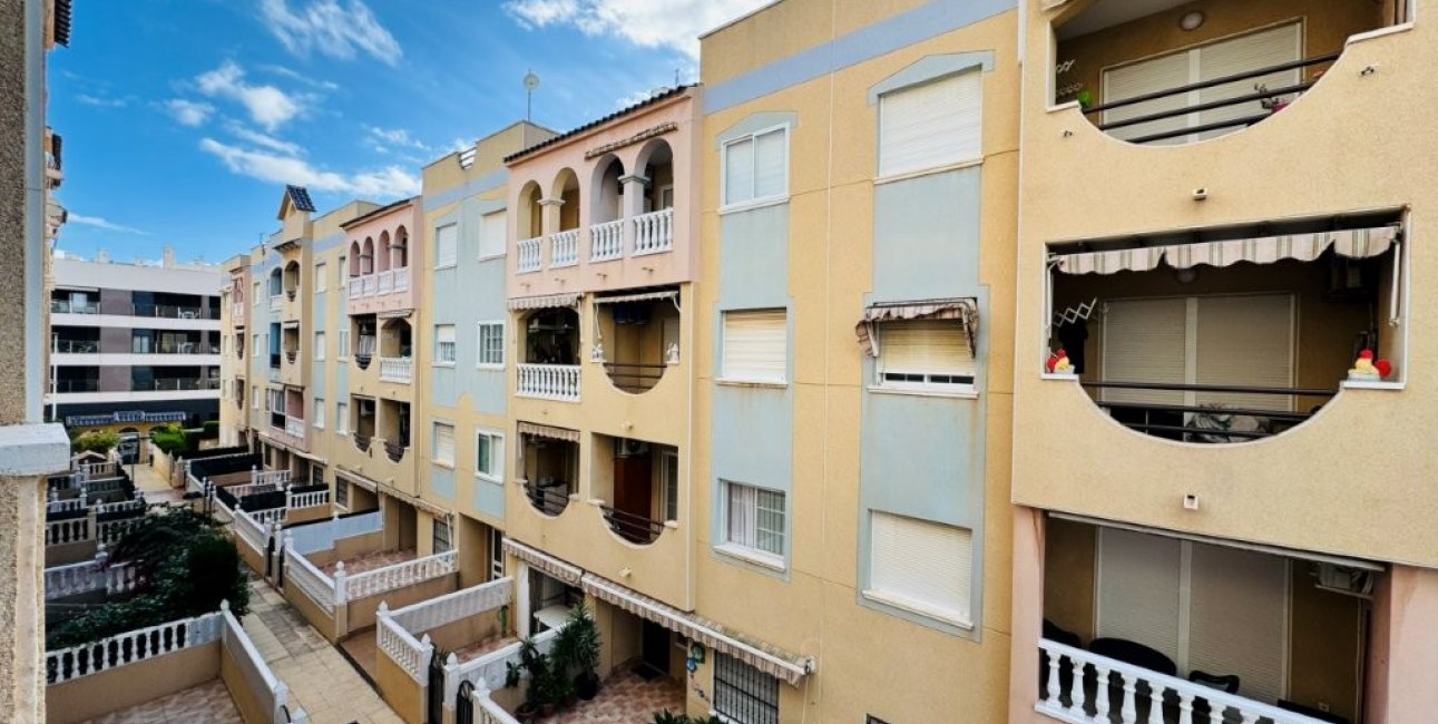 Resale - Apartment / flat -
Torrevieja - Torrevista Playa